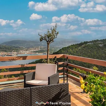 Quadro D'autore, Terre Marine Apartment Campiglia (Liguria)