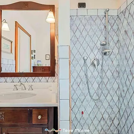 Quadro D'autore, Terre Marine Apartmán *